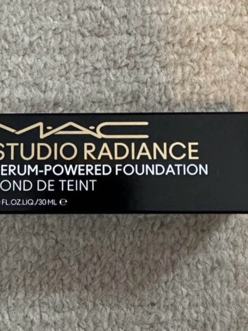 MAC Studio Radiance Serum-Powered Foundation - Black & Gold Packaging